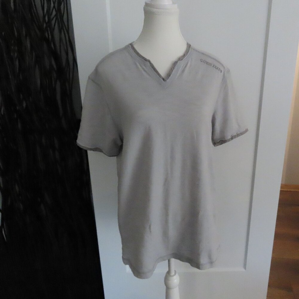 GUESS VNeck TShirt